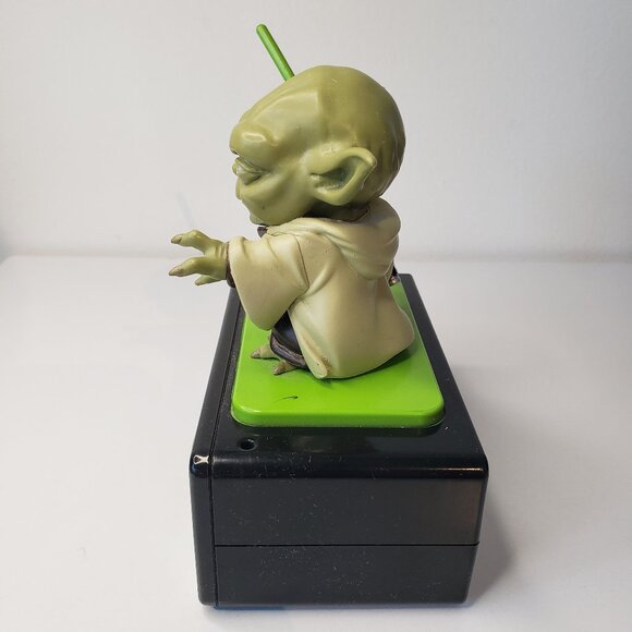 Lucas Film Yoda Alarm Clock w Light Saber 5" across Tested/Working *no box* - Picture 5 of 13